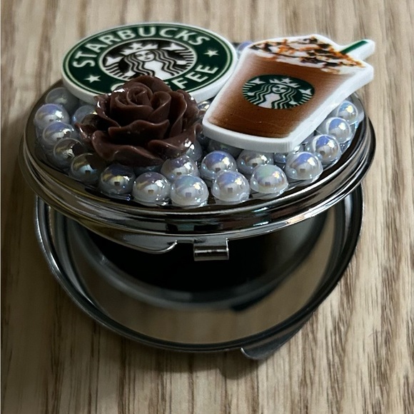 New Compact Mirror - Picture 2 of 2